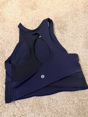 SOLD--> lululemon Sports Bra, size 6